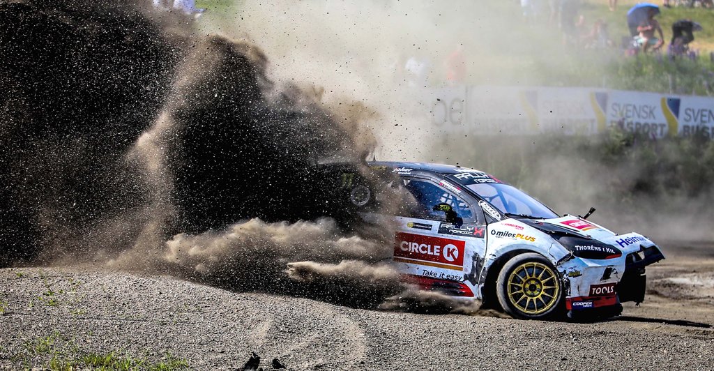 Man kører ikke stærkt, hvis man IKKE har prøvet at bide i gruset. Dette kan Oliver Solberg snakke med om.